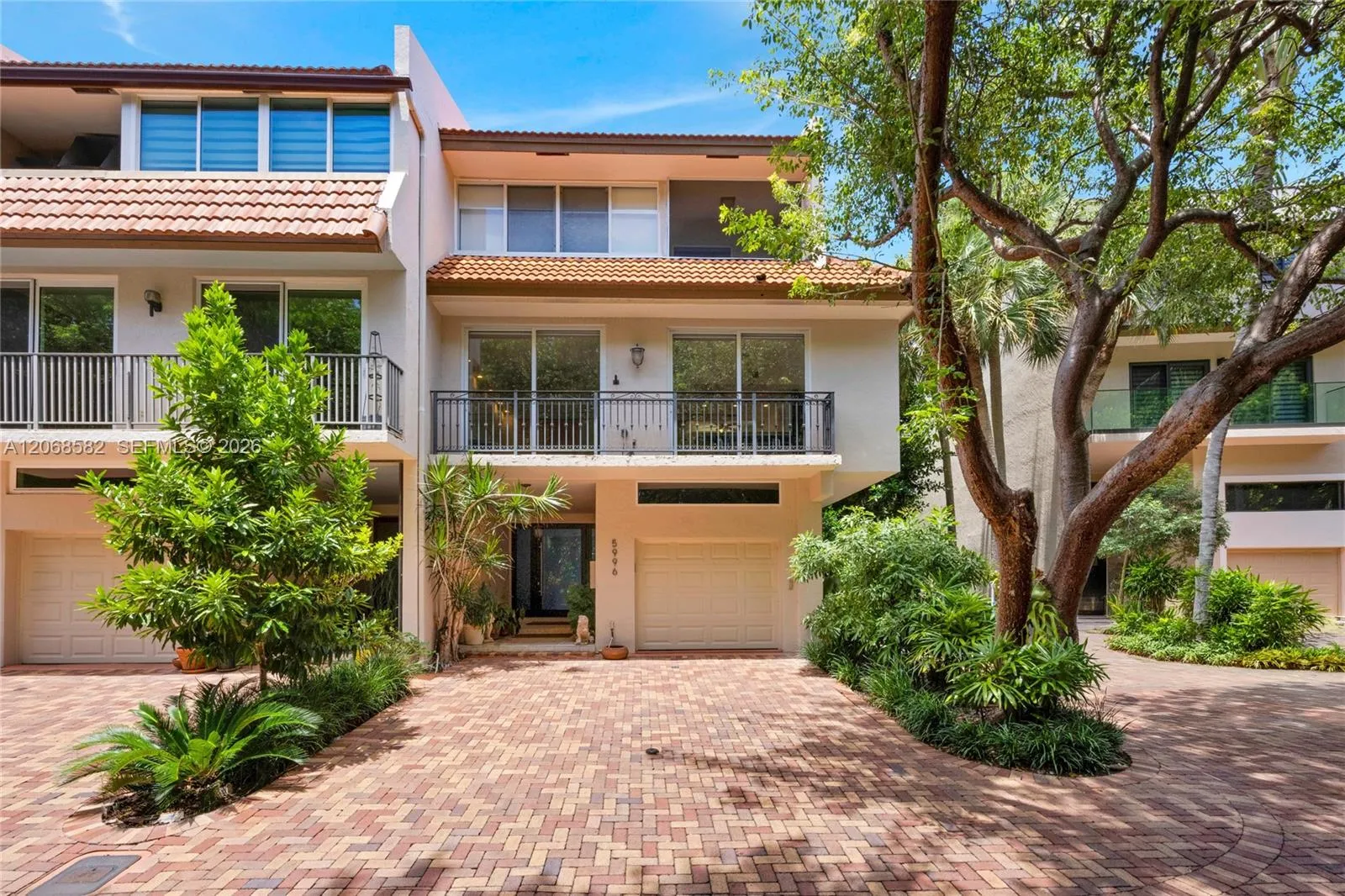 Foto de propiedad en 5996 Paradise Point Drive, Palmetto Bay, FL 33157 Palmetto Bay con MLS# 