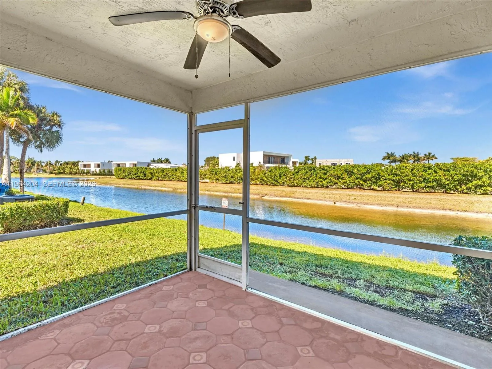 Foto de propiedad en 60 Key West Court 60, Weston, FL 33326 Weston con MLS# 