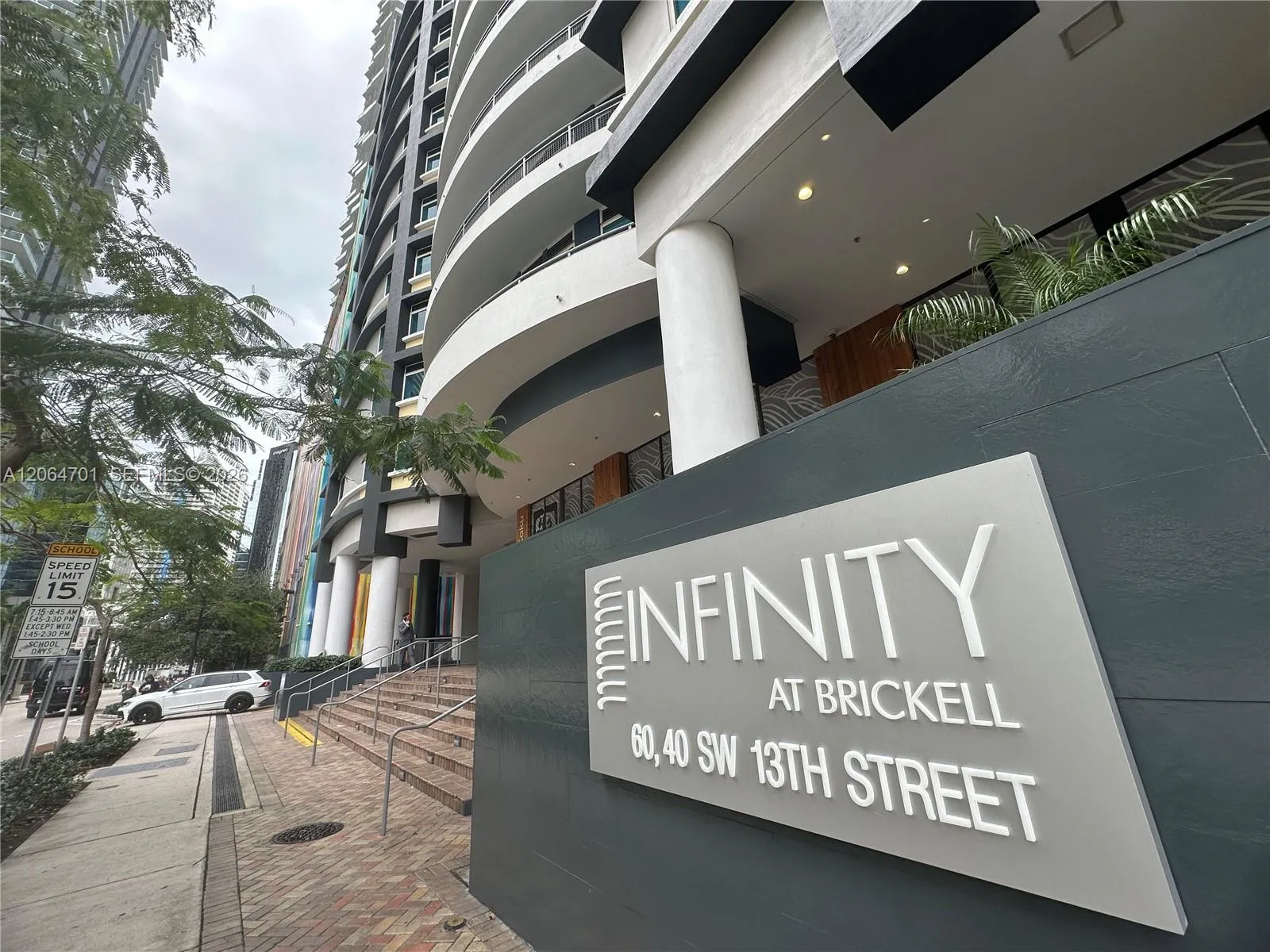 Foto de propiedad en 60 SW 13th Street 1919, Miami, FL 33130 Miami con MLS#