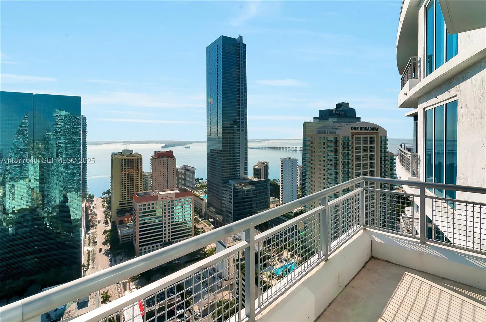 Foto de propiedad en 60 SW 13th Street 3402, Miami, FL 33130 Miami con MLS# 