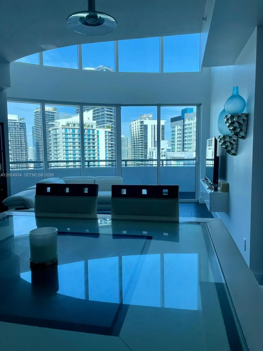 Foto de propiedad en 60 SW 13th Street 3426, Miami, FL 33130 Miami con MLS#