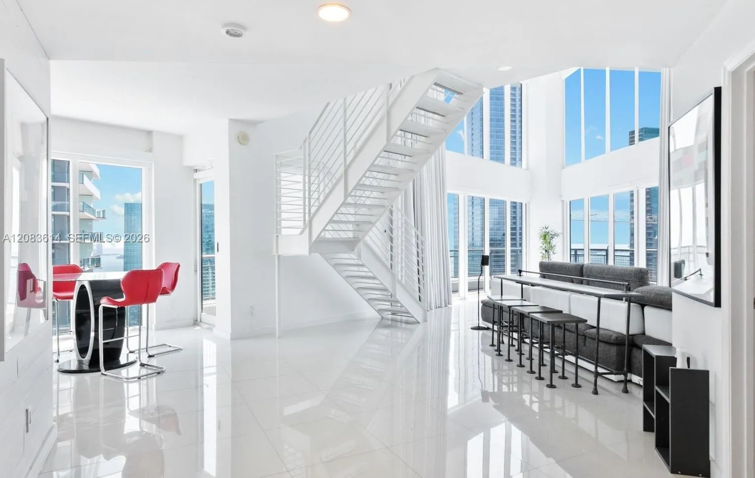 Foto de propiedad en 60 SW 13th Street 3800, Miami, FL 33130 Miami con MLS# 