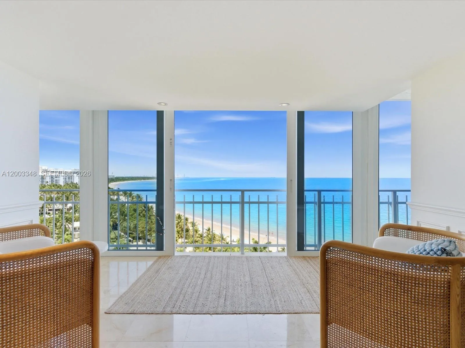 Foto de propiedad en 600 Grapetree Drive 10BN, Key Biscayne, FL 33149 Key Biscayne con MLS# 
