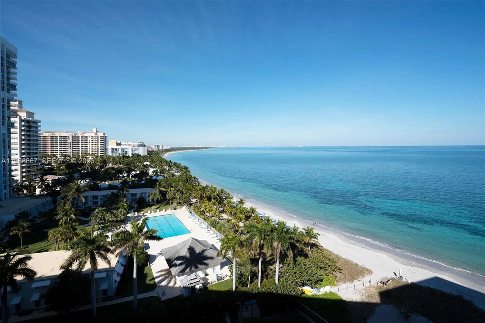 Foto de propiedad en 600 Grapetree Drive 11BN, Key Biscayne, FL 33149 Key Biscayne con MLS# 