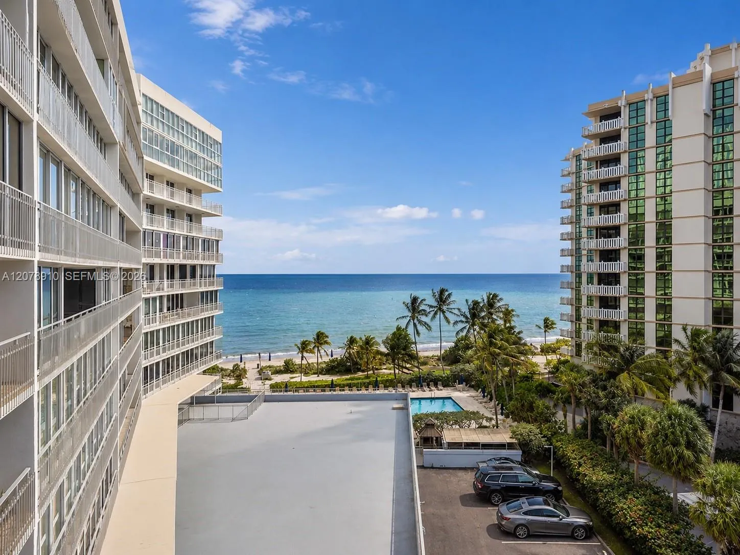 Foto de propiedad en 600 Grapetree Drive 7ES, Key Biscayne, FL 33149 Key Biscayne con MLS# 