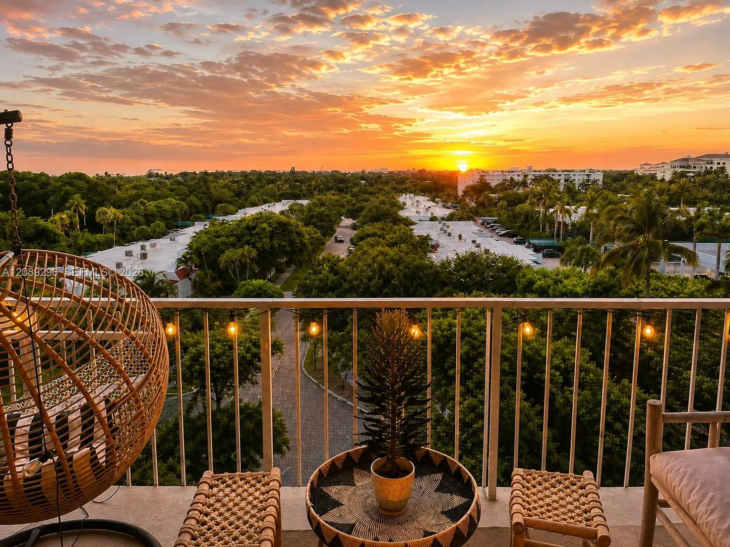 Foto de propiedad en 600 Grapetree Drive 7FN, Key Biscayne, FL 33149 Key Biscayne con MLS# 