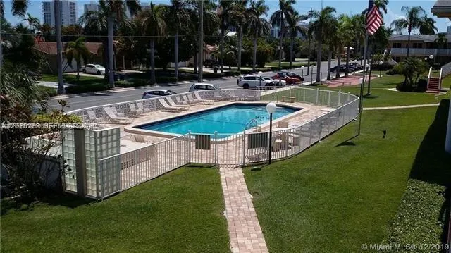 Foto de propiedad en 600 Layne Boulevard 112, Hallandale Beach, FL 33009 Hallandale Beach con MLS# 