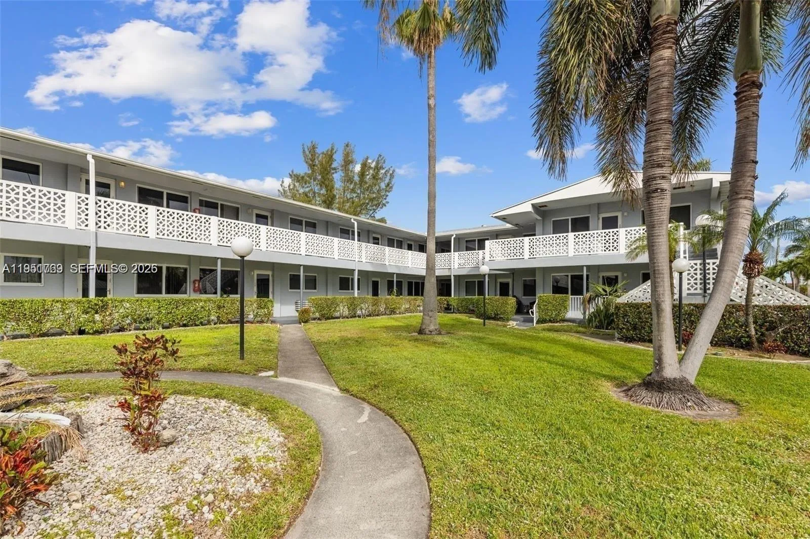 Foto de propiedad en 600 Layne Boulevard 130, Hallandale Beach, FL 33009 Hallandale Beach con MLS# 