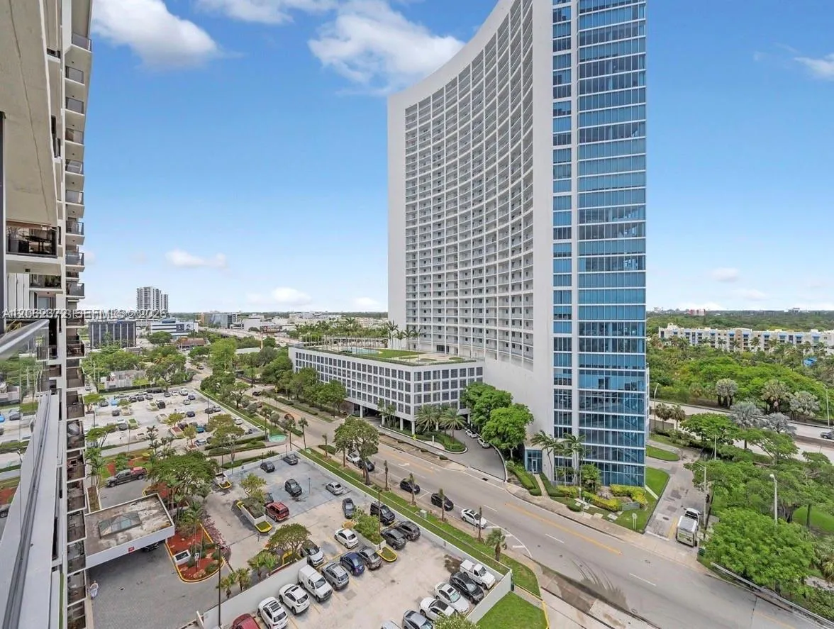 Foto de propiedad en 600 NE 36th Street 1214, Miami, FL 33137 Miami con MLS# 