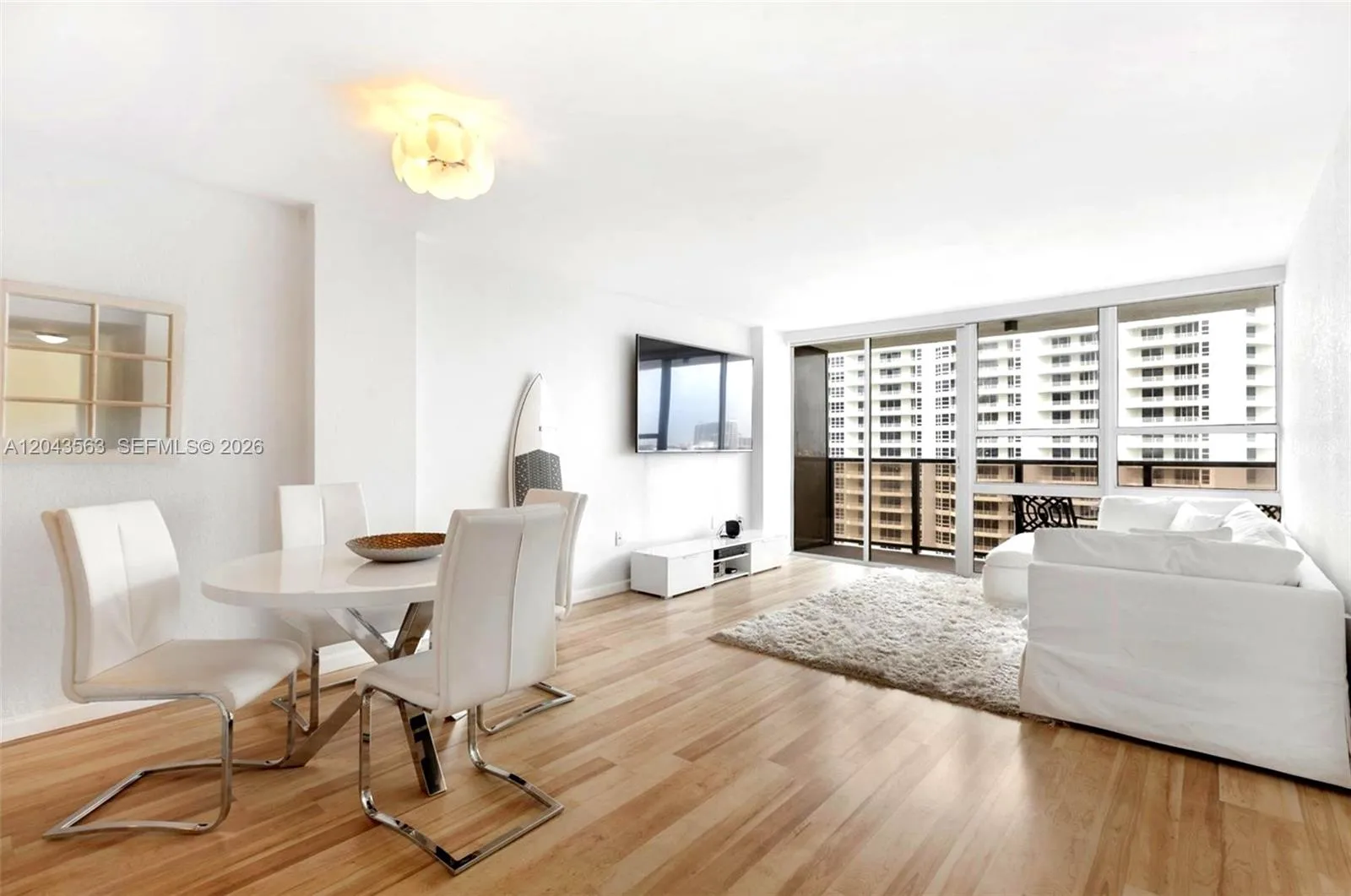 Foto de propiedad en 600 NE 36th Street 1717, Miami, FL 33137 Miami con MLS# 