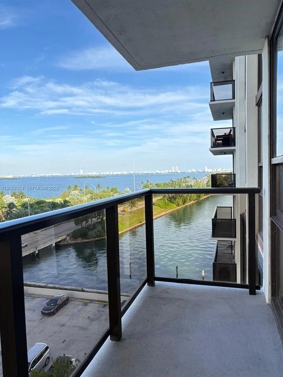 Alquilada 600 NE 36th Street 714, Miami, FL 33137, Miami, FL 33137