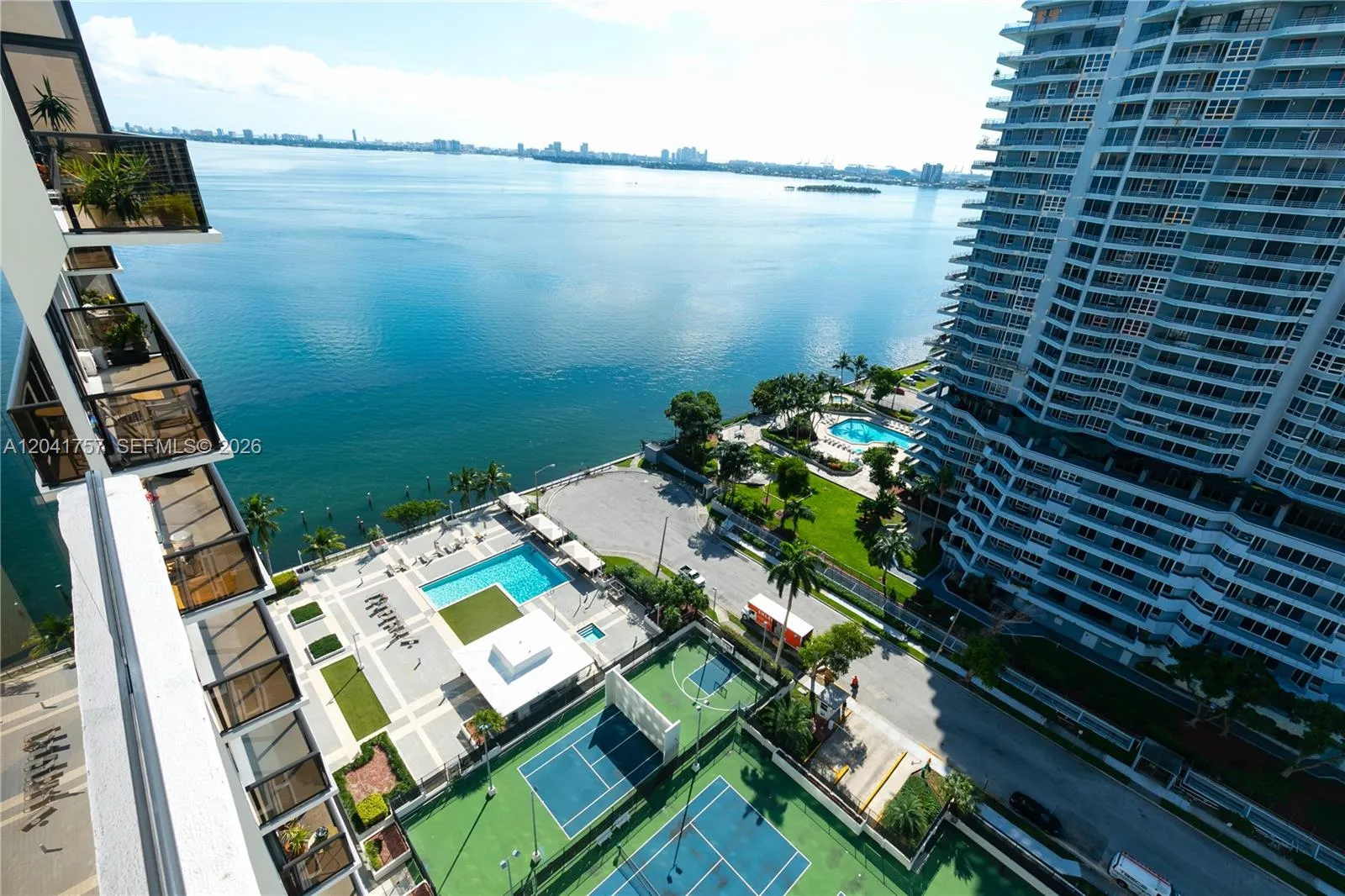 Foto de propiedad en 600 NE 36th Street PH3, Miami, FL 33137 Miami con MLS# 