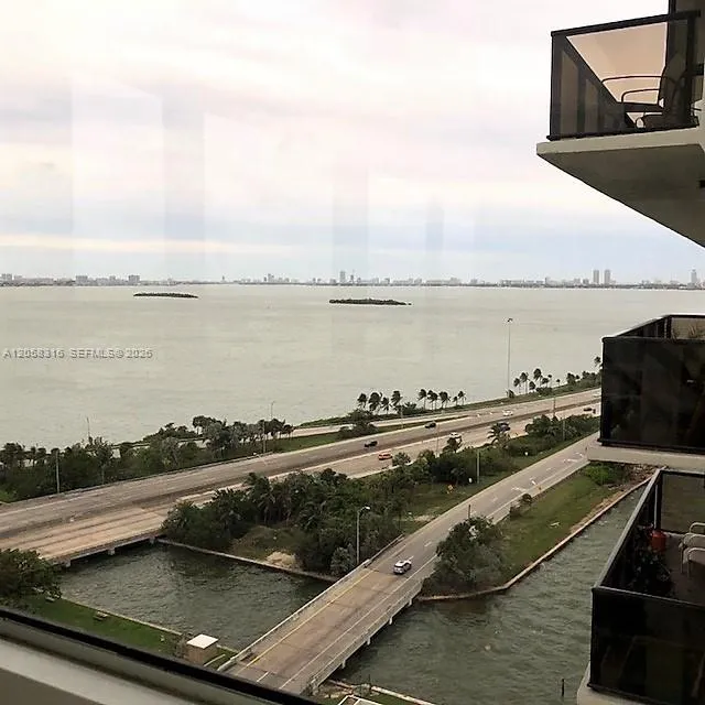 Foto de propiedad en 600 NE 36th Street T1, Miami, FL 33137 Miami con MLS# 
