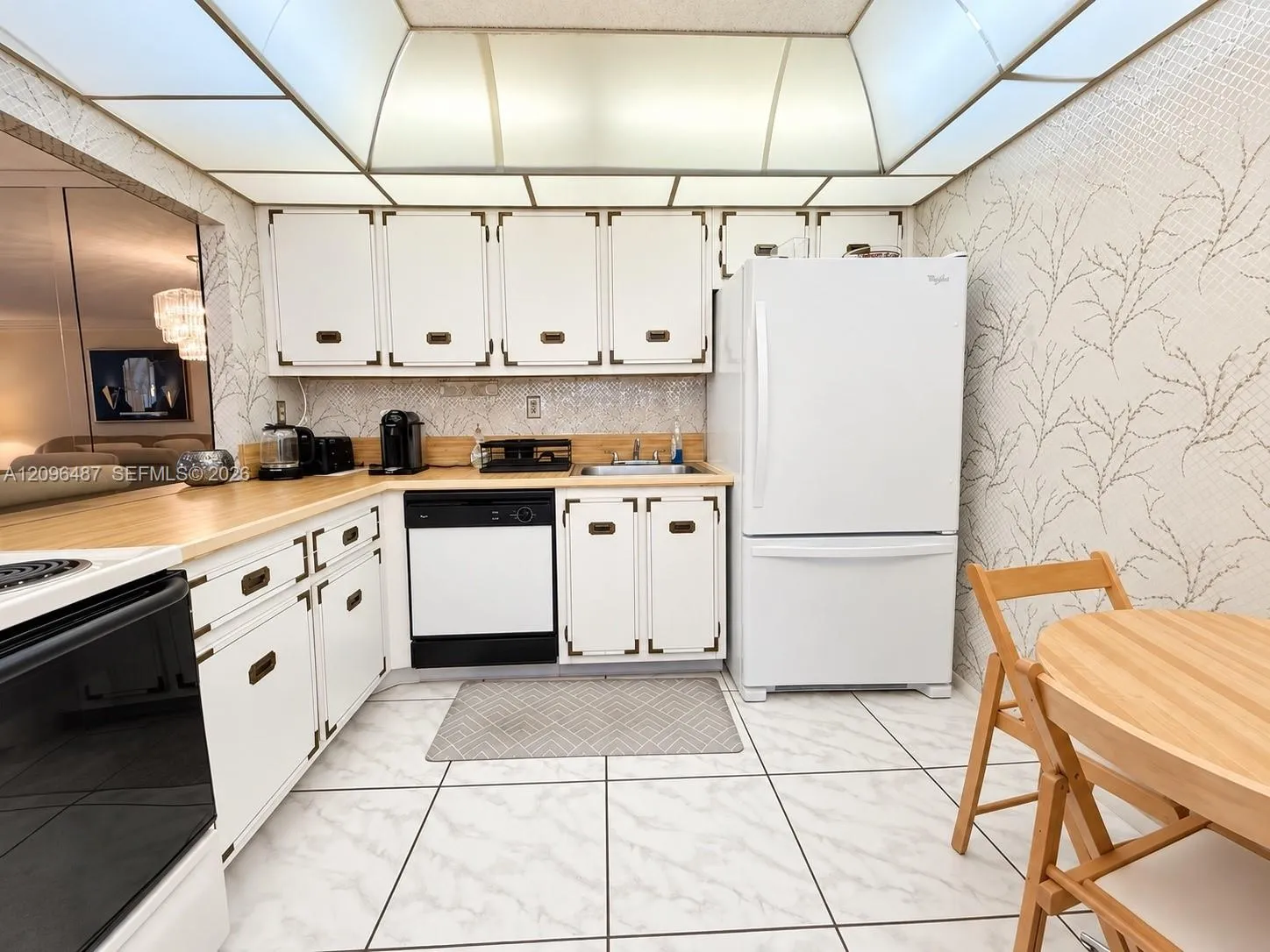 En Venta 600 Parkview Drive 206, Hallandale Beach, FL 33009, Hallandale Beach, FL 33009