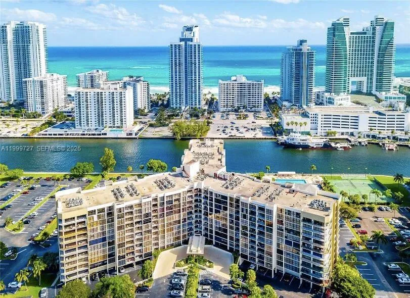 Vendido 600 Parkview Drive 223, Hallandale Beach, FL 33009, Hallandale Beach, FL 33009