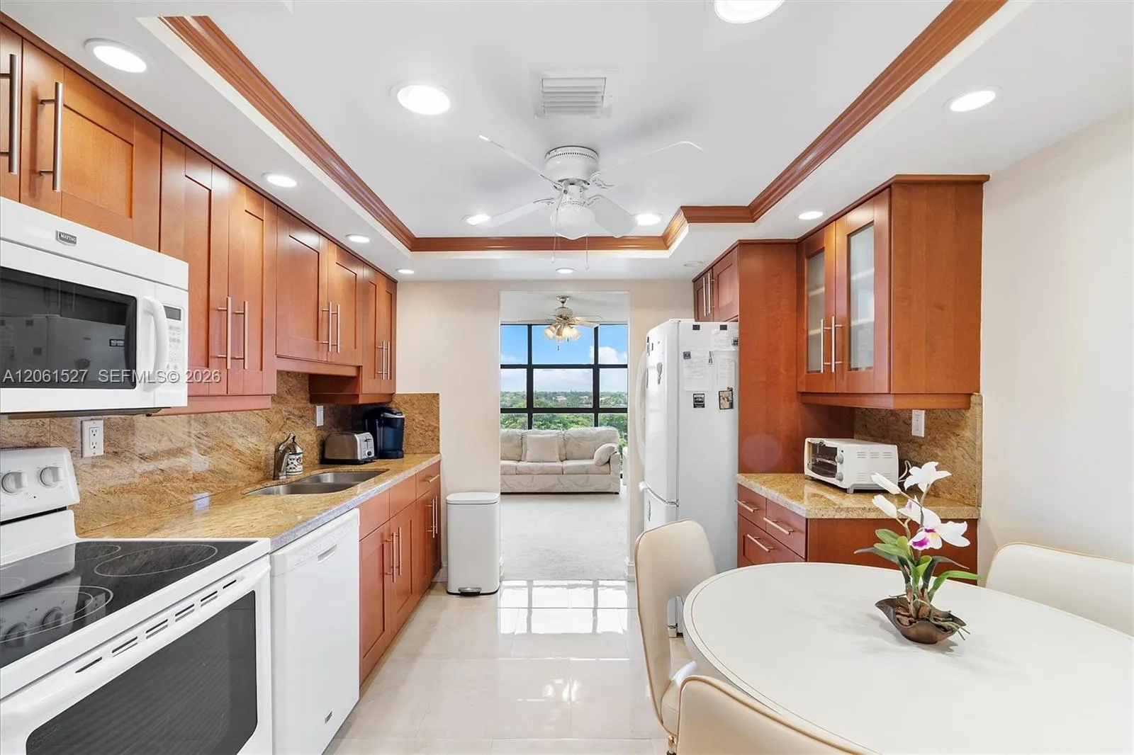 Foto de propiedad en 600 Parkview Drive 709, Hallandale Beach, FL 33009 Hallandale Beach con MLS# 