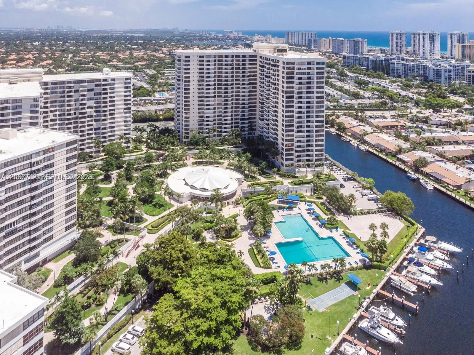 Foto de propiedad en 600 Three Islands Boulevard 1113, Hallandale Beach, FL 33009 Hallandale Beach con MLS# 
