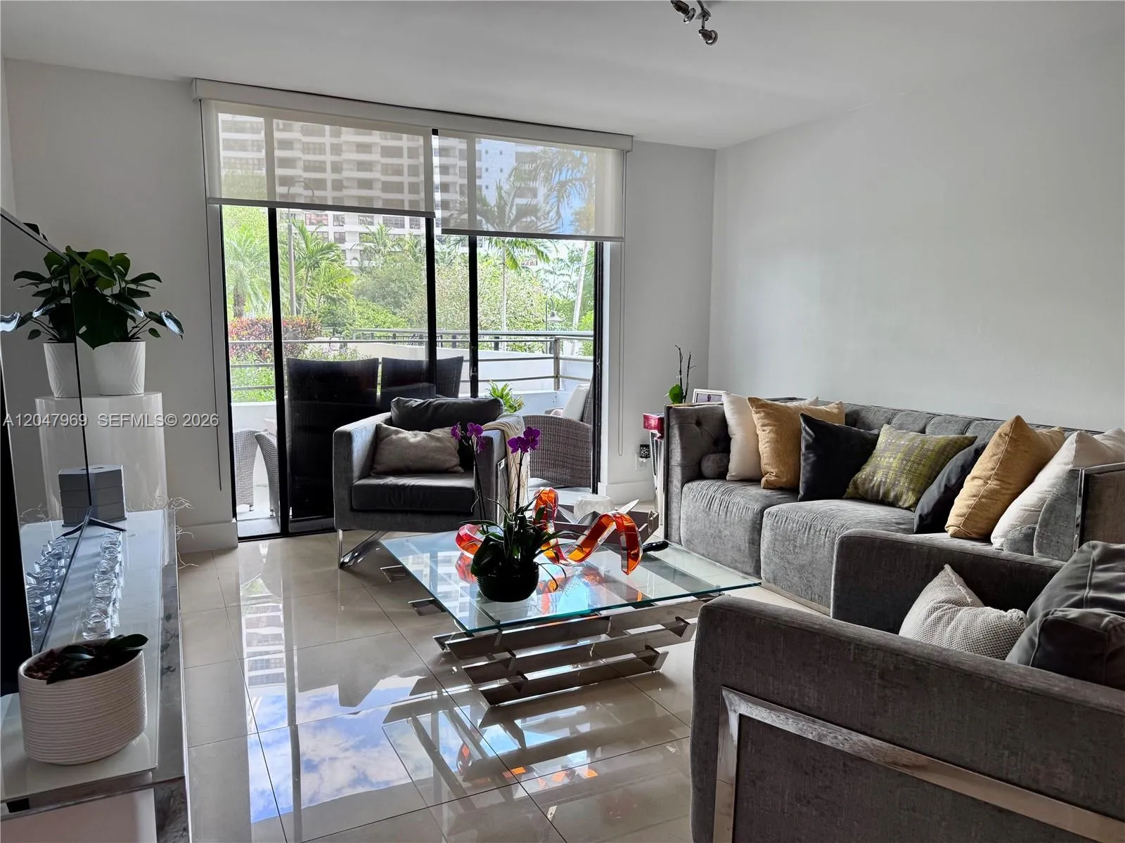 Foto de propiedad en 600 Three Islands Boulevard 115, Hallandale Beach, FL 33009 Hallandale Beach con MLS# 