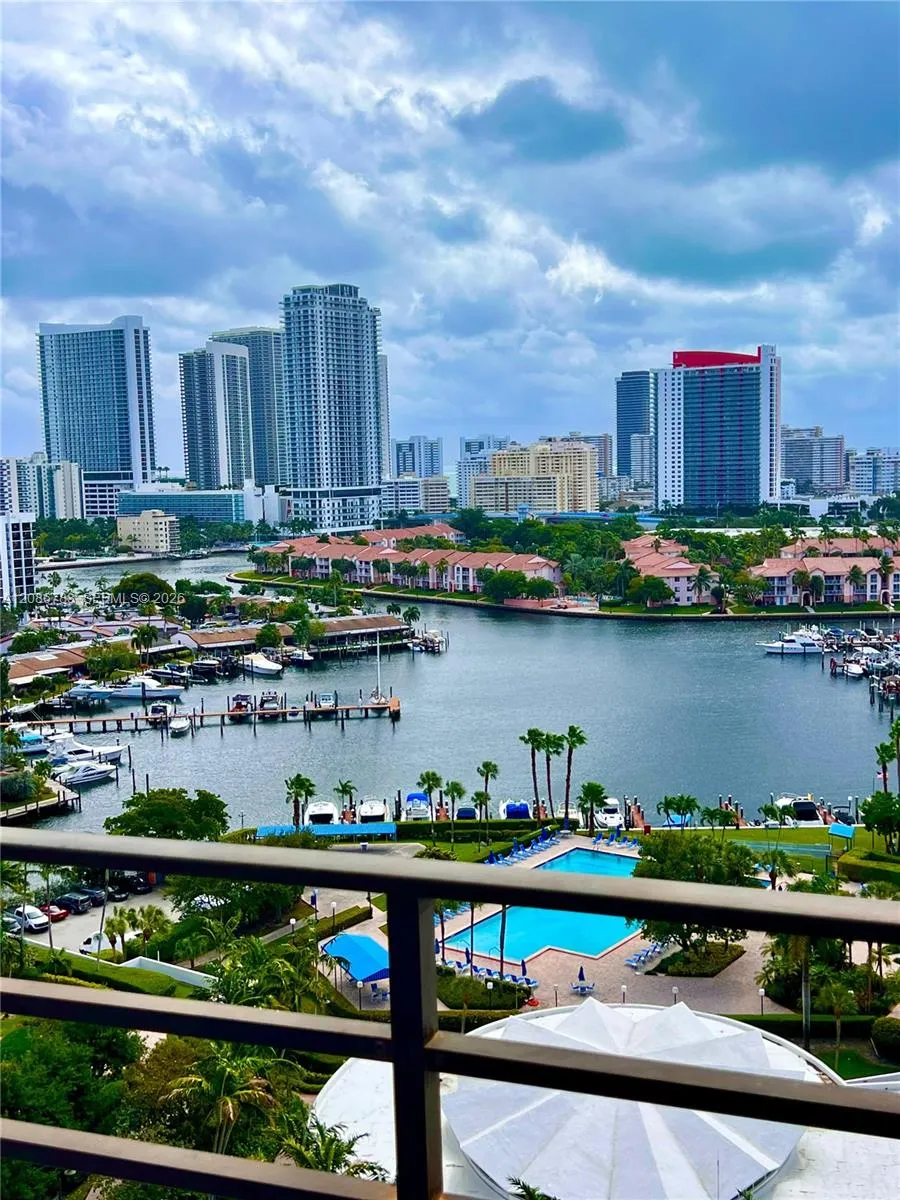 En Venta 600 Three Islands Boulevard 1621, Hallandale Beach, FL 33009, Hallandale Beach, FL 33009