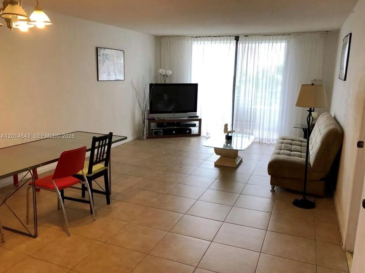 Foto de propiedad en 600 Three Islands Boulevard 418, Hallandale Beach, FL 33009 Hallandale Beach con MLS# 