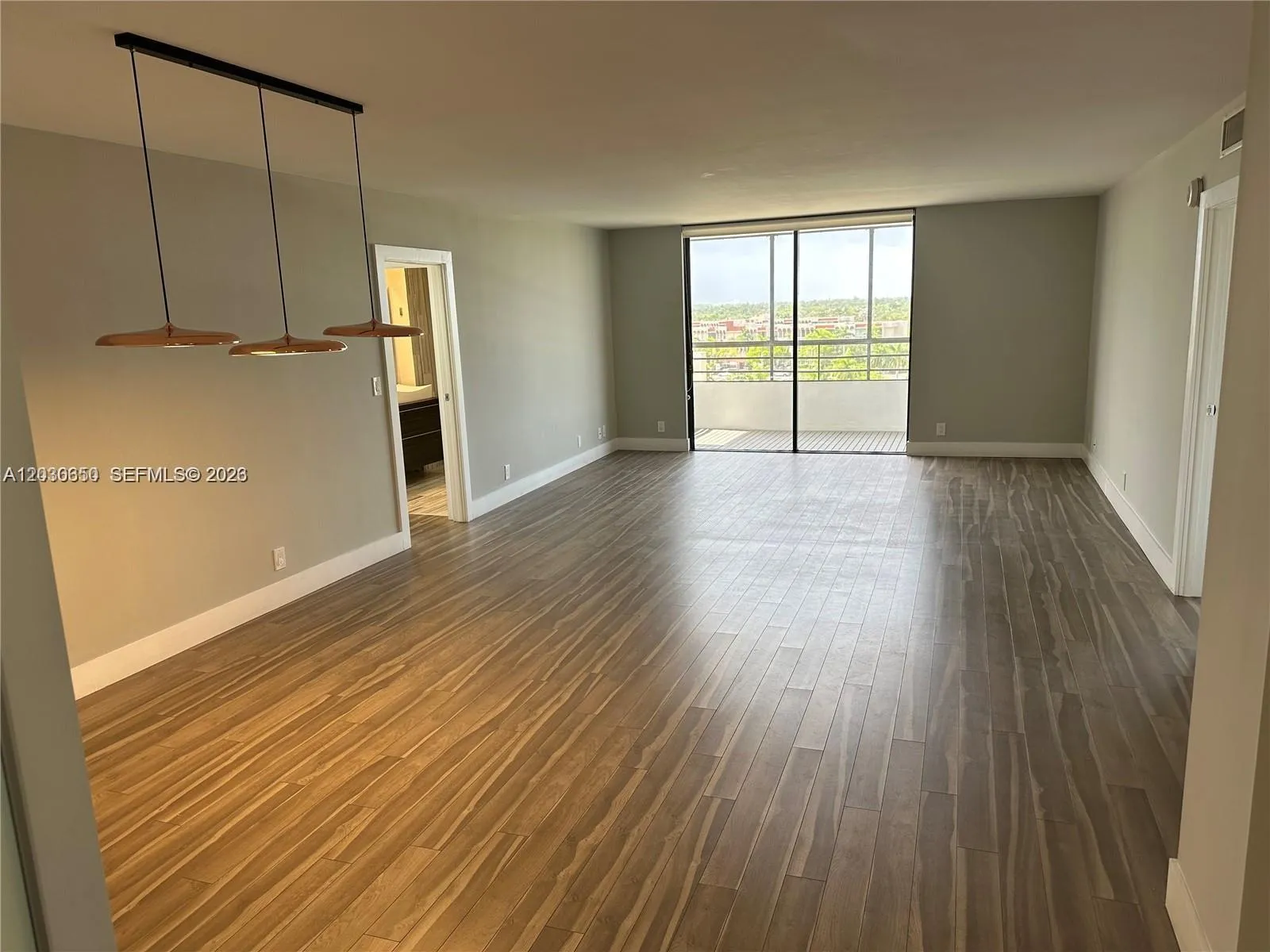 Foto de propiedad en 600 Three Islands Boulevard 705, Hallandale Beach, FL 33009 Hallandale Beach con MLS# 