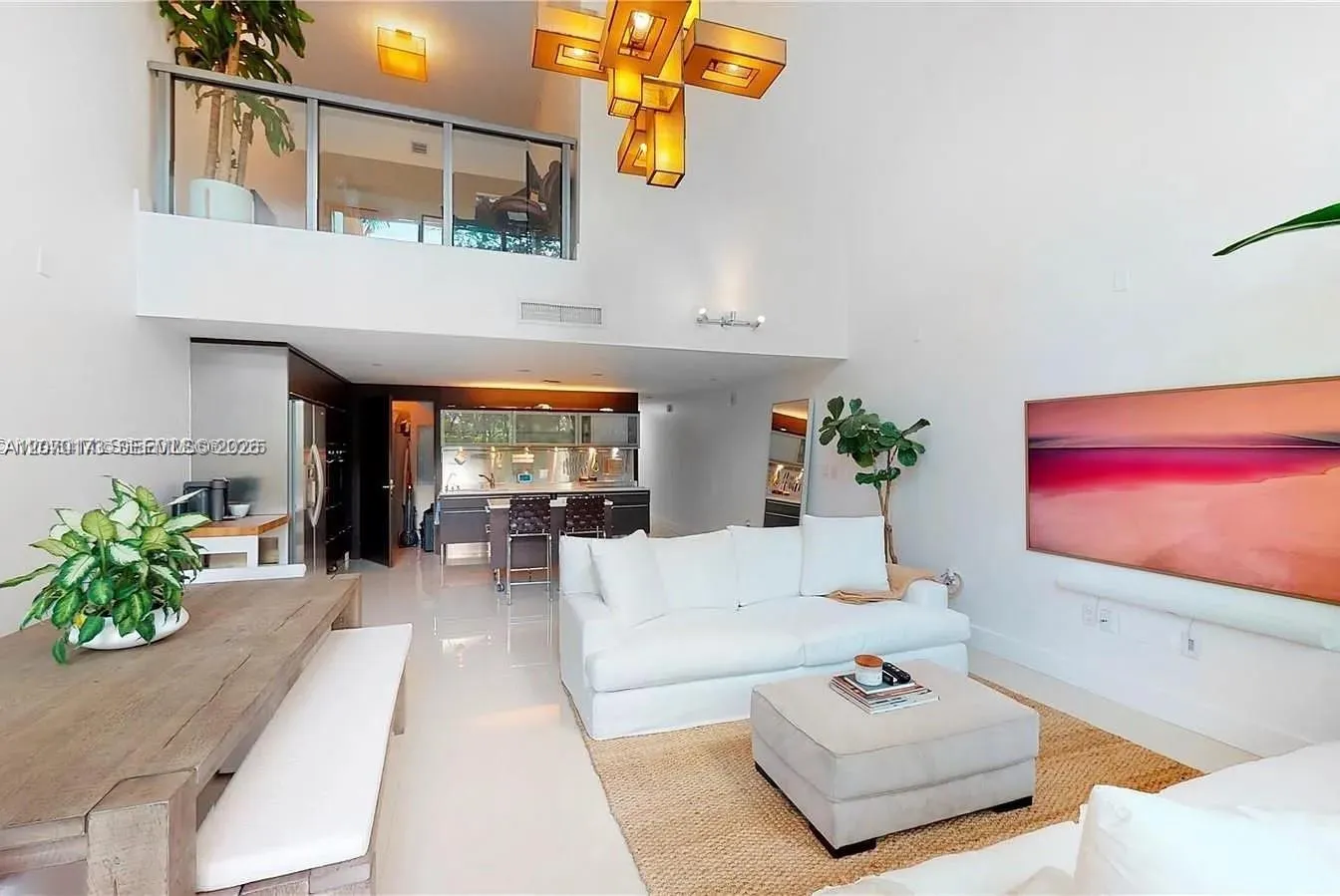 Foto de propiedad en 6000 Collins Avenue 124, Miami Beach, FL 33140 Miami Beach con MLS# 