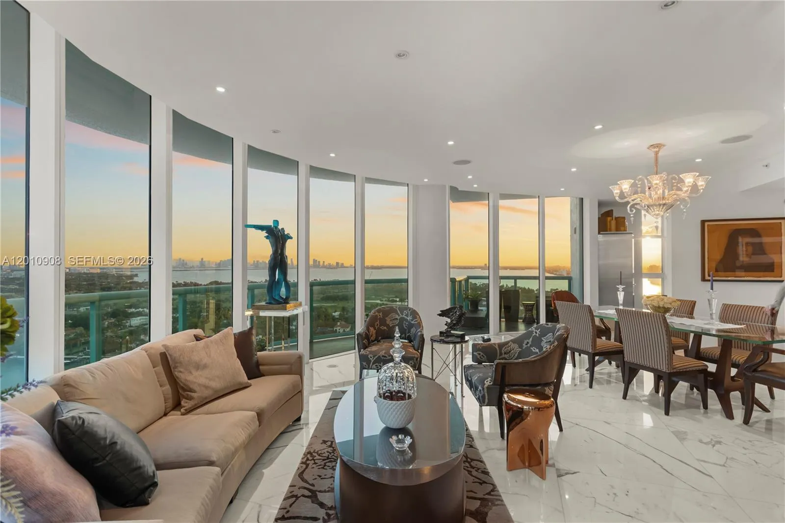 Foto de propiedad en 6000 Indian Creek Drive PH25C-3, Miami Beach, FL 33140 Miami Beach con MLS# 