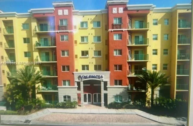 Foto de propiedad en 6001 SW 70th Street 114, South Miami, FL 33143 South Miami con MLS# 