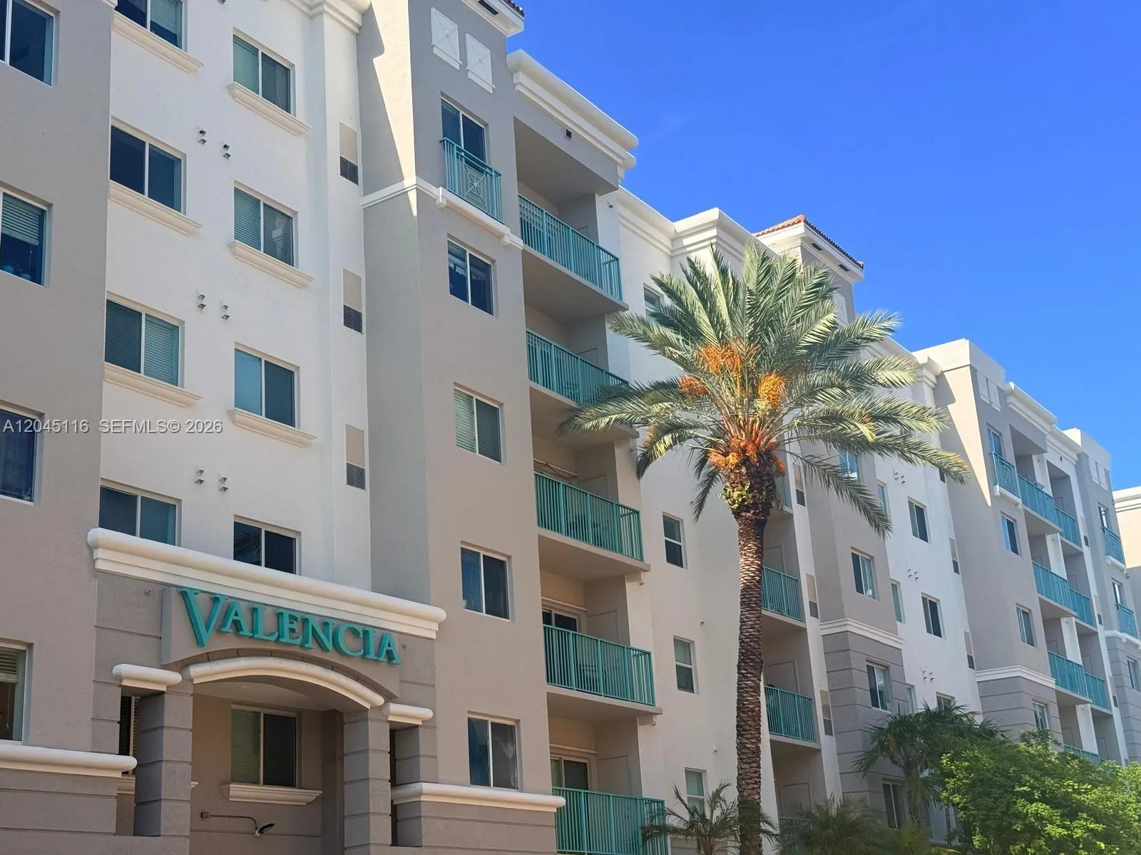 Foto de propiedad en 6001 SW 70th Street 355, South Miami, FL 33143 South Miami con MLS# 