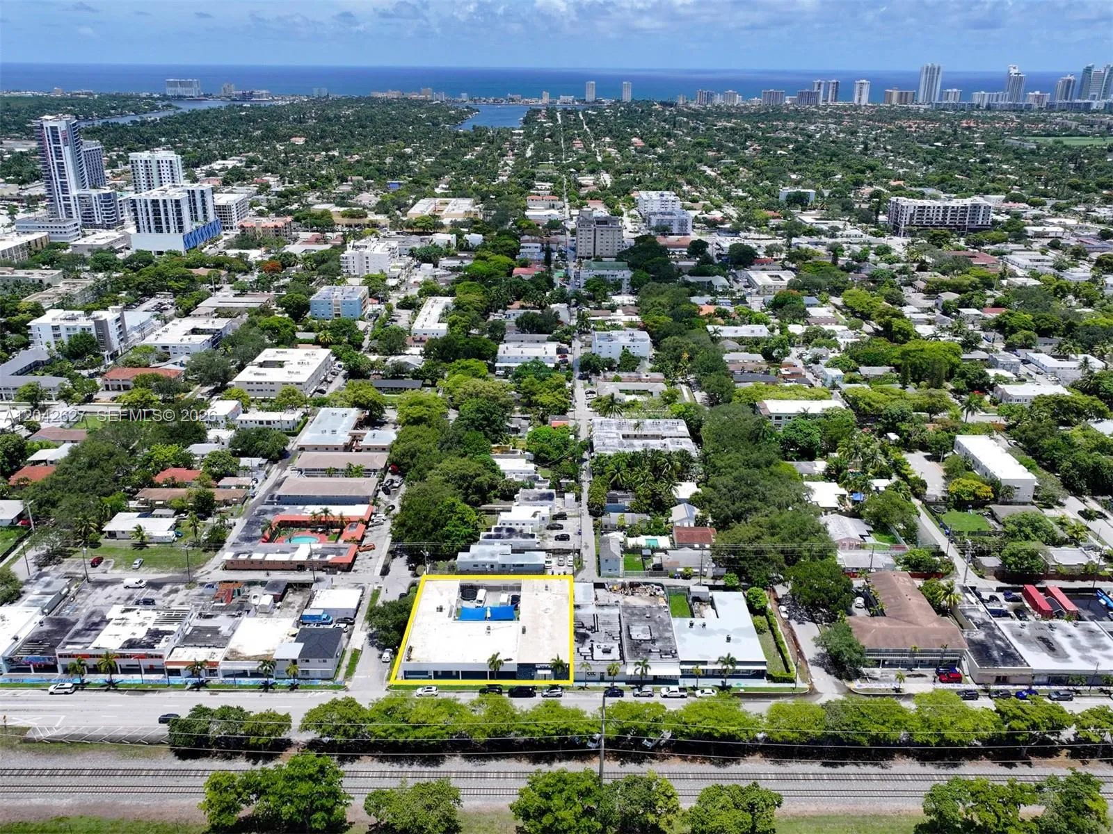 Foto de propiedad en 601 N 21st Avenue, Hollywood, FL 33020 Hollywood con MLS# 