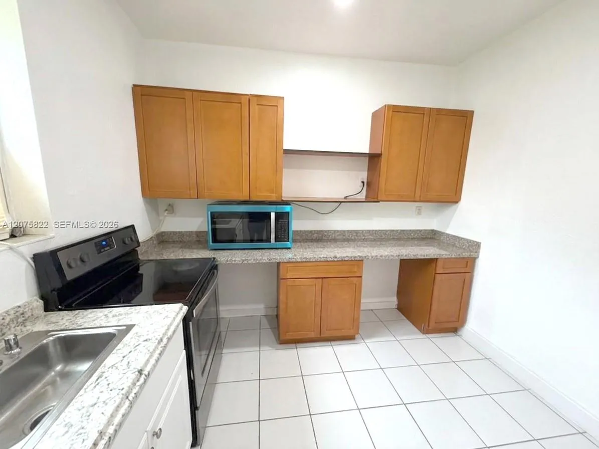 En Renta 601 NE 180th Street B, Miami, FL 33162, Miami, FL 33162