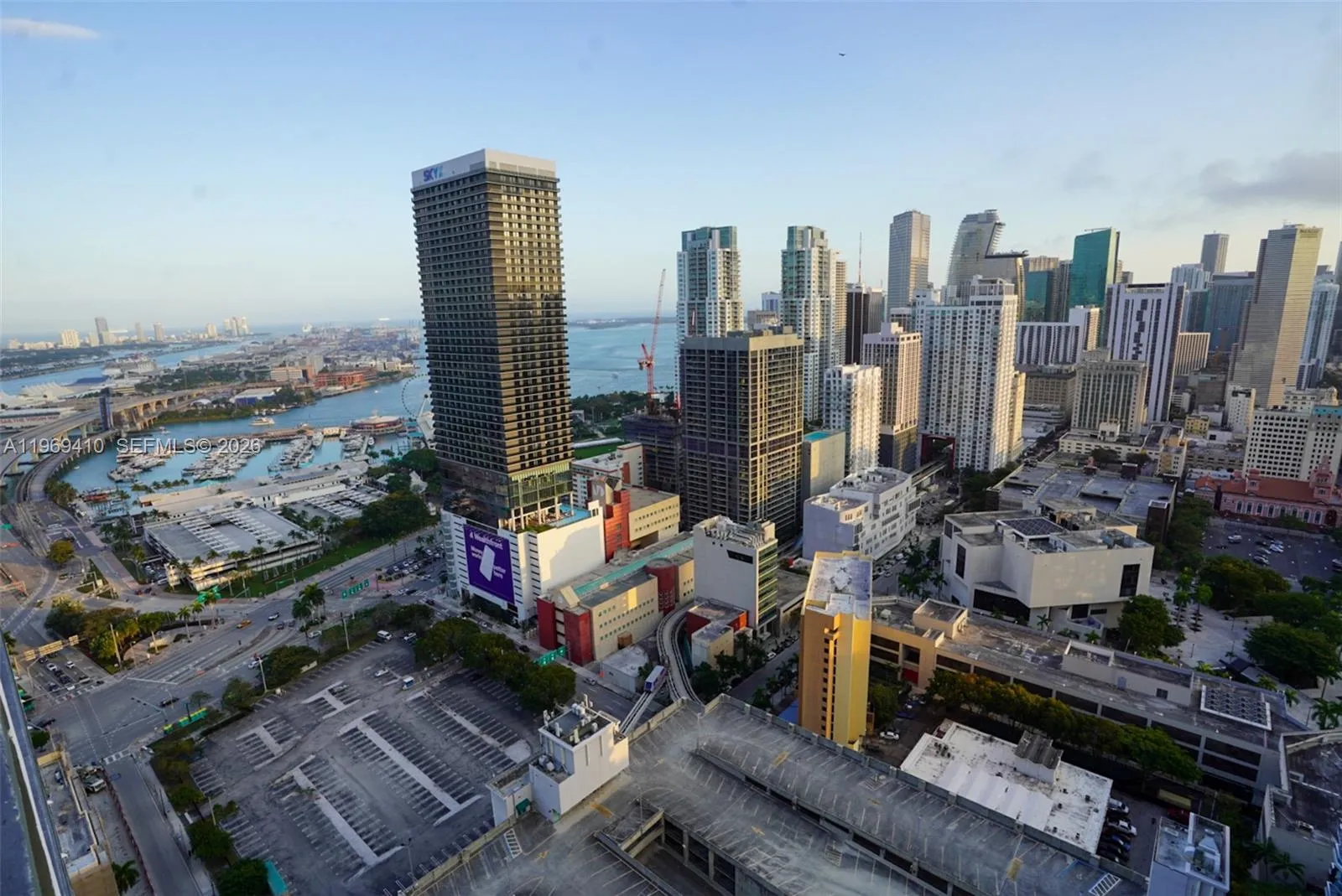 Foto de propiedad en 601 NE 1st Avenue 3507, Miami, FL 33132 Miami con MLS# 