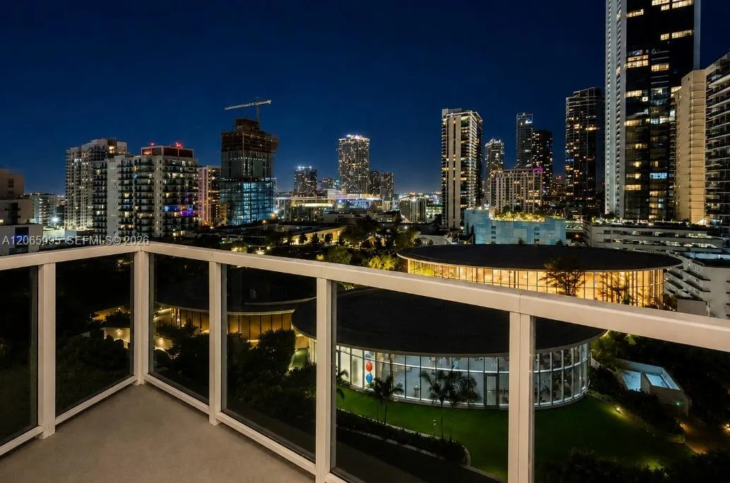 Foto de propiedad en 601 NE 23rd Street PH02, Miami, FL 33137 Miami con MLS# 