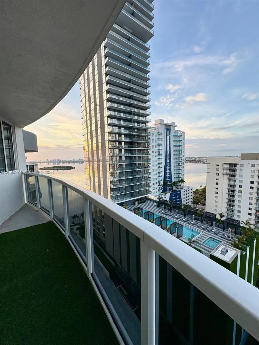 Foto de propiedad en 601 NE 23rd Street PH04, Miami, FL 33137 Miami con MLS# 