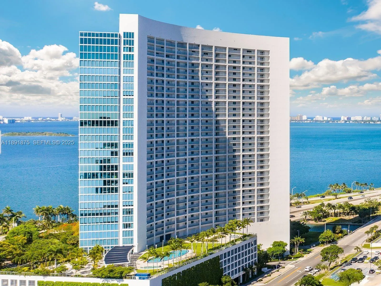 Foto de propiedad en 601 NE 36th Street 2206, Miami, FL 33137 Miami con MLS# 
