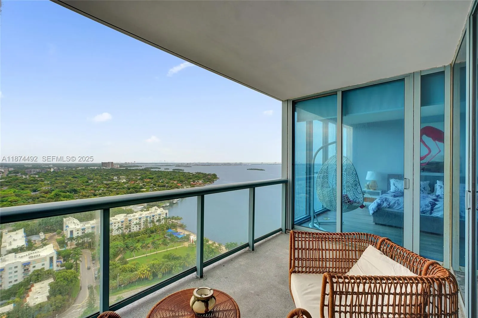 Foto de propiedad en 601 NE 36th Street 2703, Miami, FL 33137 Miami con MLS# 