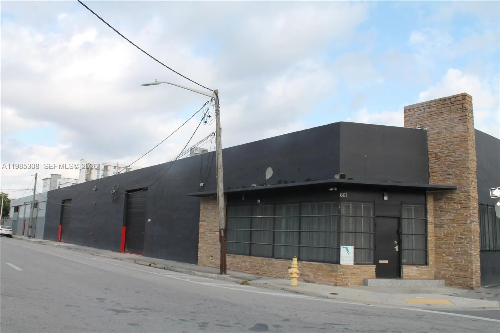 Foto de propiedad en 601 NW 11th Street, Miami, FL 33136 Miami con MLS# 