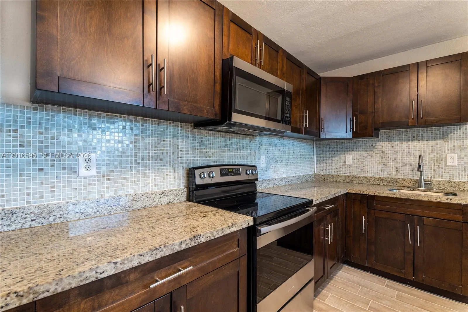 Alquilada 601 S Flagler Avenue 12, Homestead, FL 33030, Homestead, FL 33030