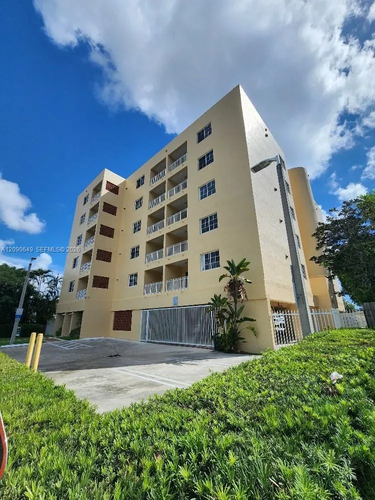 En Renta 601 SW 37th Avenue 202, Miami, FL 33135, Miami, FL 33135