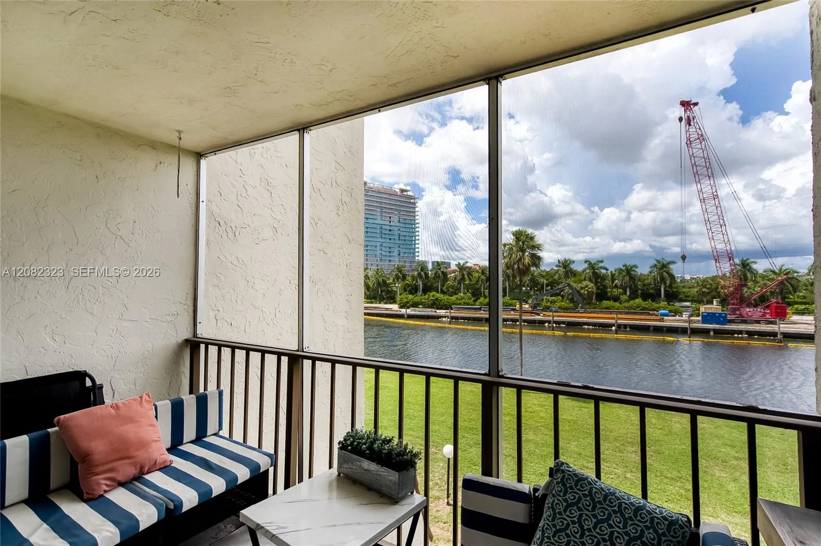 Foto de propiedad en 601 Three Islands Boulevard 304, Hallandale Beach, FL 33009 Hallandale Beach con MLS#