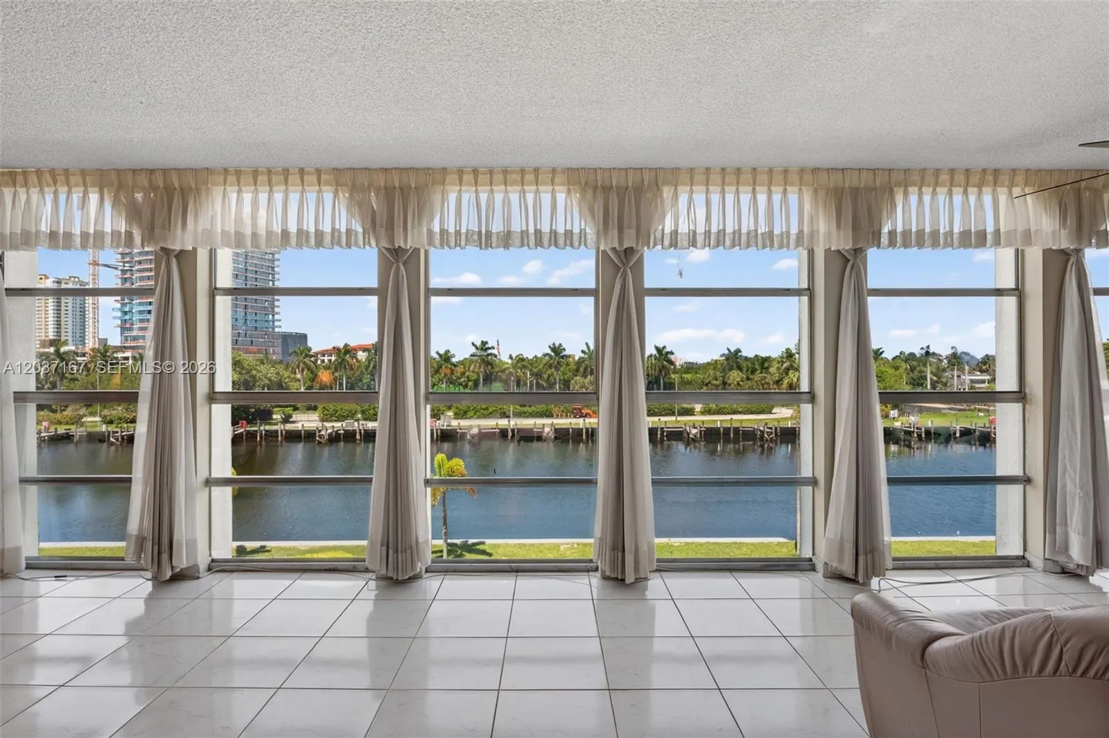 Vendido 601 Three Islands Boulevard 403, Hallandale Beach, FL 33009, Hallandale Beach, FL 33009