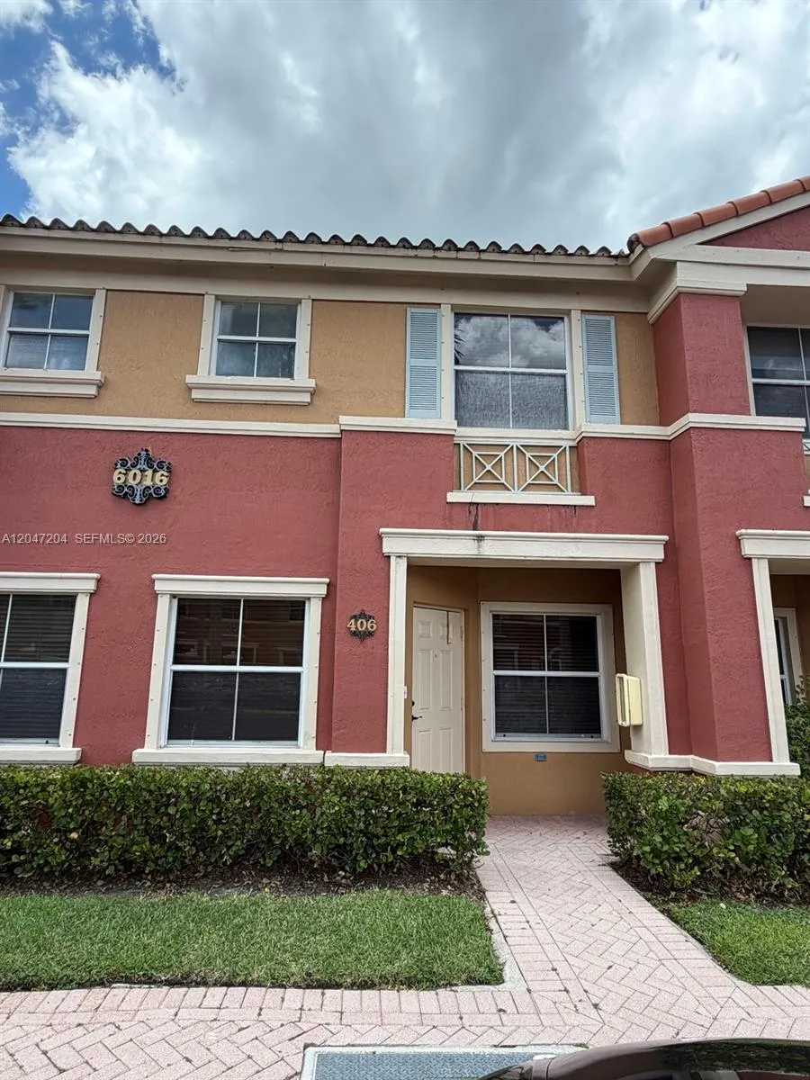 Foto de propiedad en 6016 NW 116th Place 406, Doral, FL 33178 Doral con MLS# 