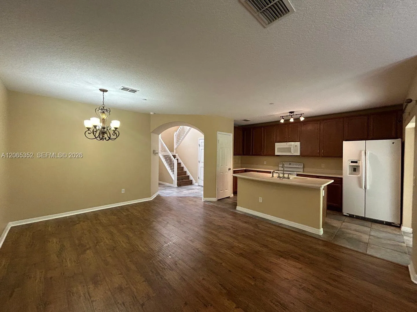 Foto de propiedad en 6018 Tivoli Gardens Boulevard, Orlando, FL 32829 Orlando con MLS# 