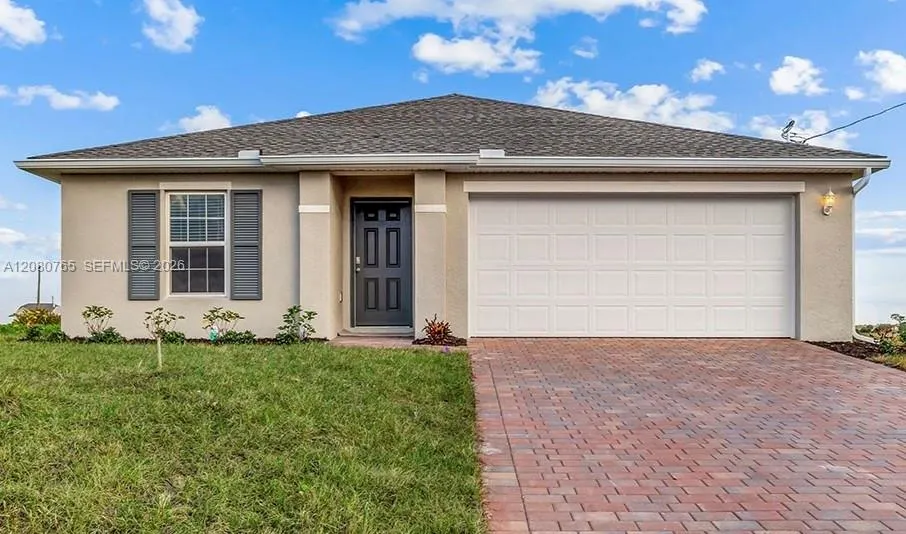 Foto de propiedad en 6026 Pecan Circle, LaBelle, FL 33935 LaBelle con MLS# 