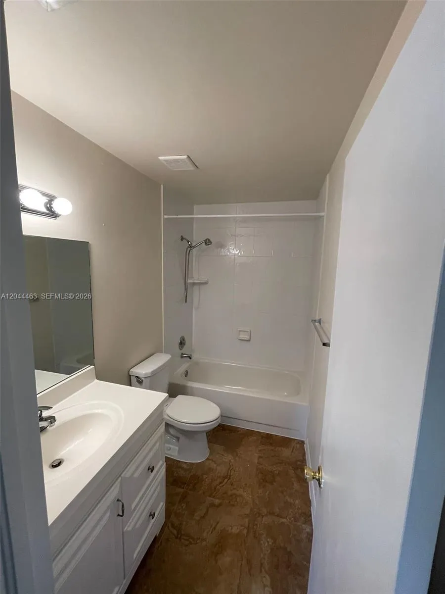 En Renta 6031 SW 36th Court REAR, Davie, FL 33314, Davie, FL 33314