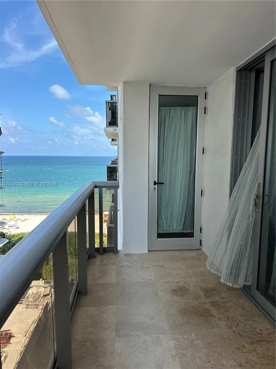 Foto de propiedad en 6039 Collins Avenue 1205, Miami Beach, FL 33140 Miami Beach con MLS# 