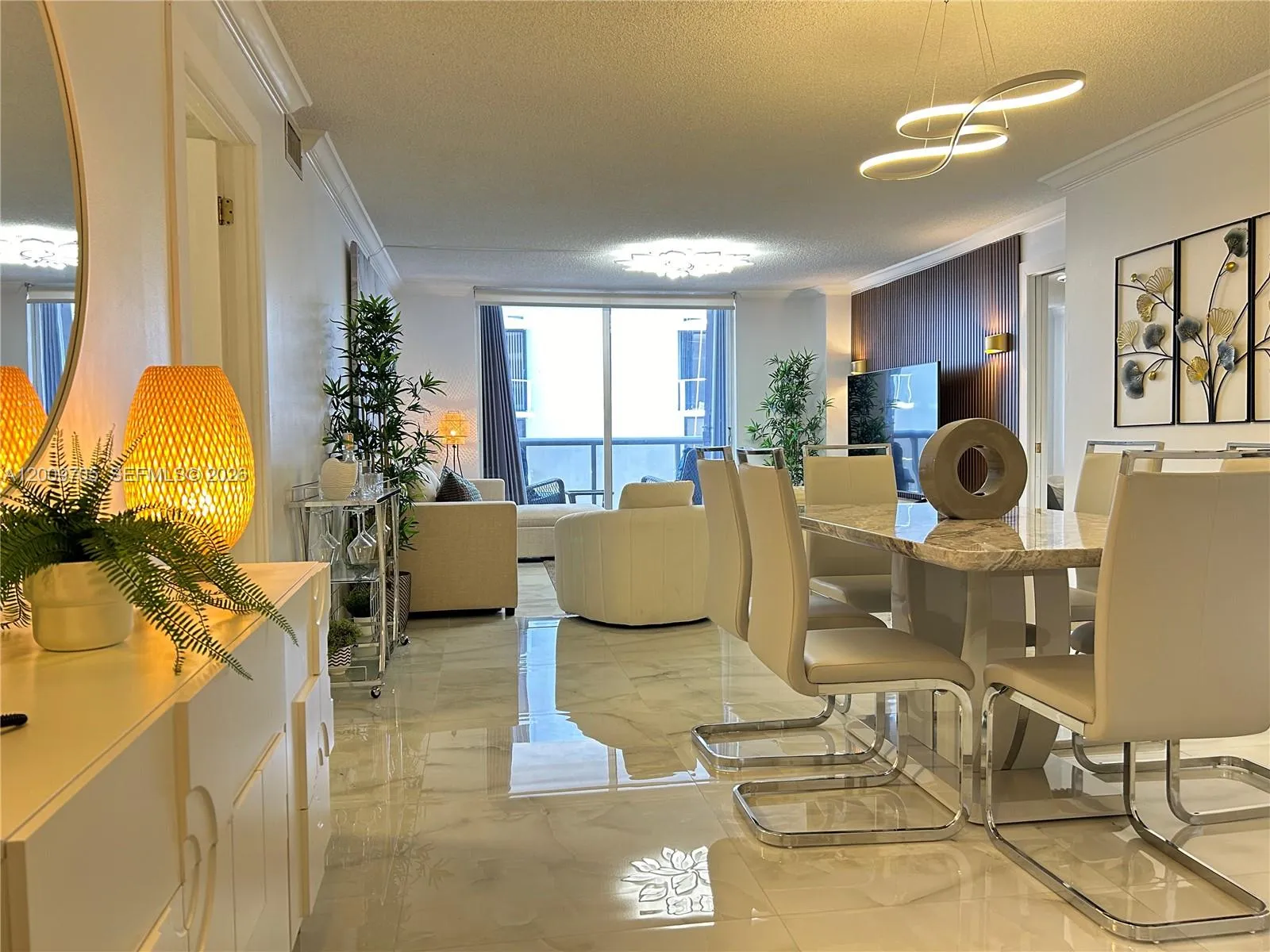 Foto de propiedad en 6039 Collins Avenue 1507, Miami Beach, FL 33140 Miami Beach con MLS# 