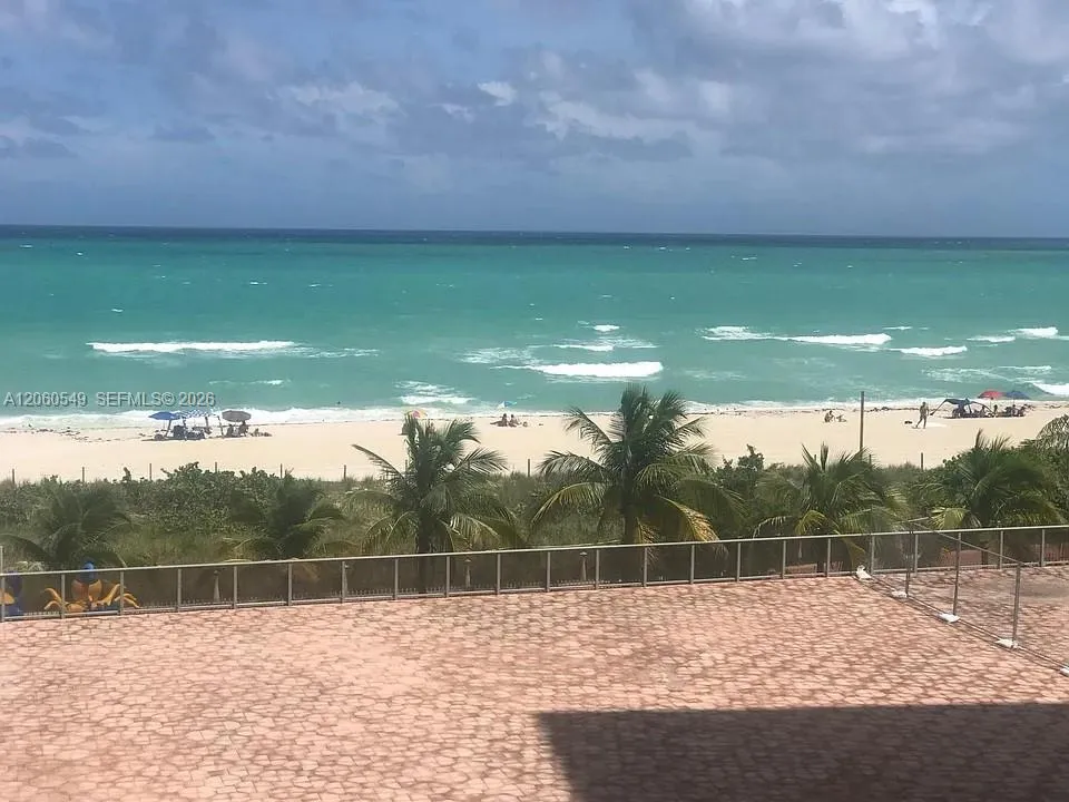 Foto de propiedad en 6039 Collins Avenue 516, Miami Beach, FL 33140 Miami Beach con MLS# 