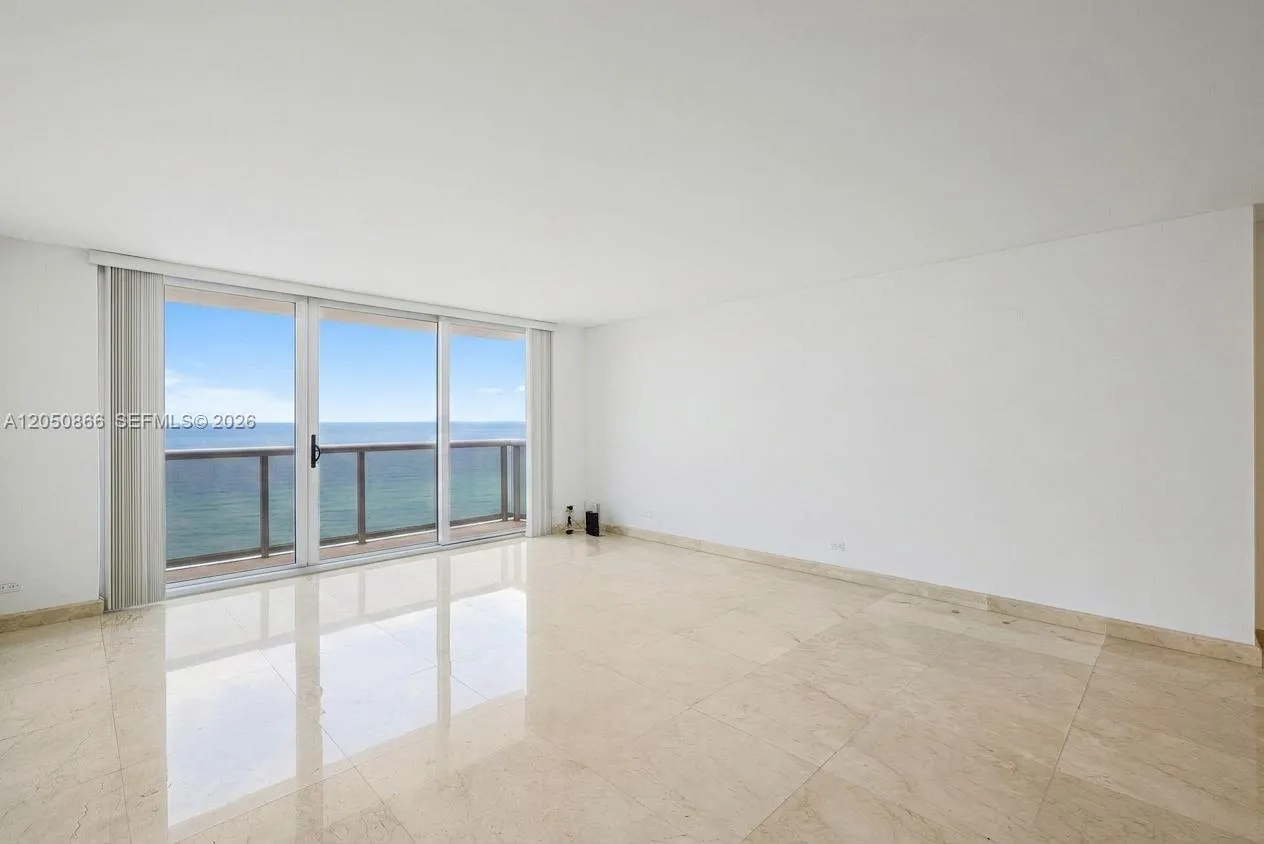 Foto de propiedad en 6039 Collins Avenue 517, Miami Beach, FL 33140 Miami Beach con MLS# 