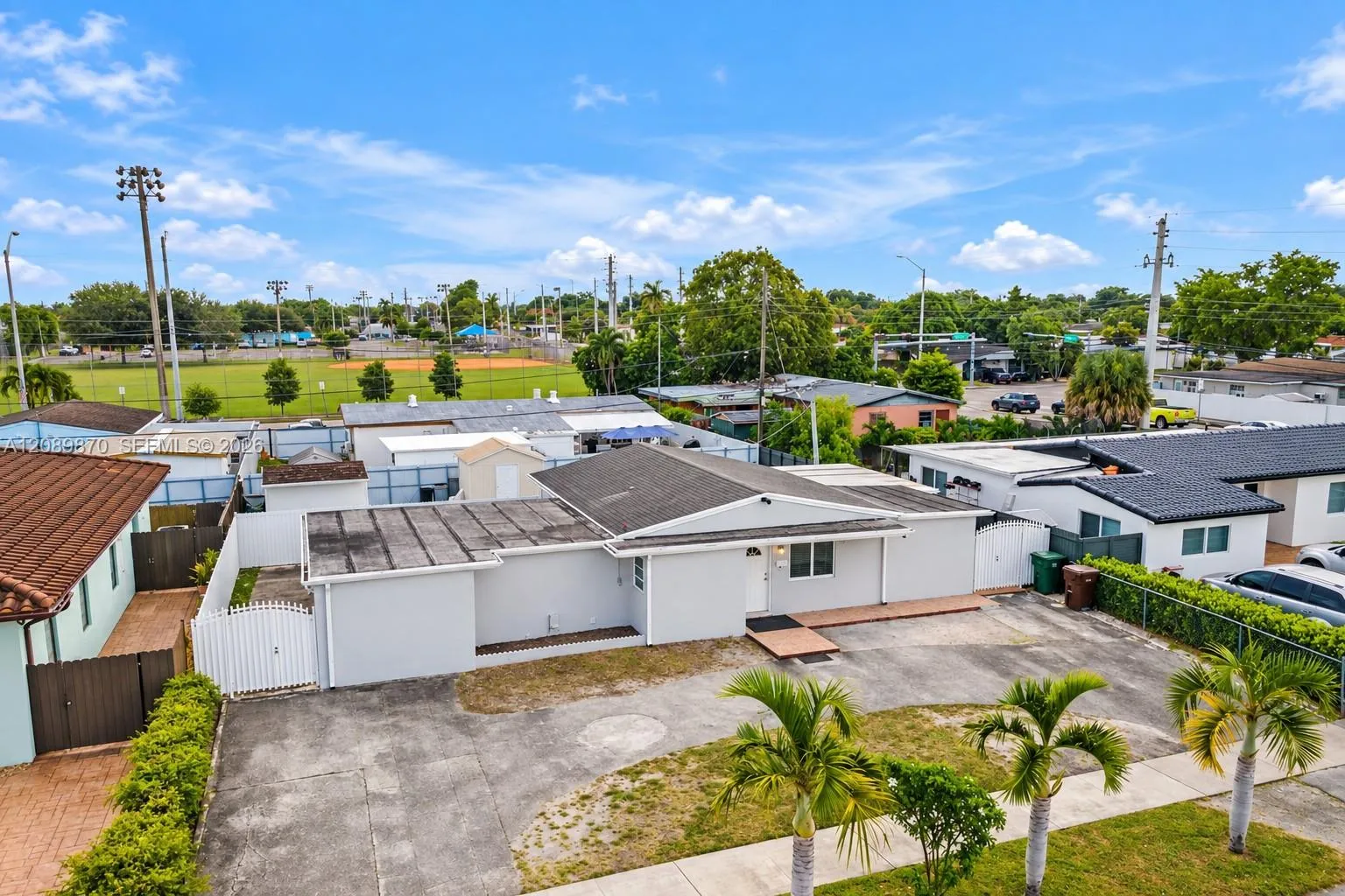 Foto de propiedad en 6049 W 14th Court 0, Hialeah, FL 33012 Hialeah con MLS# 